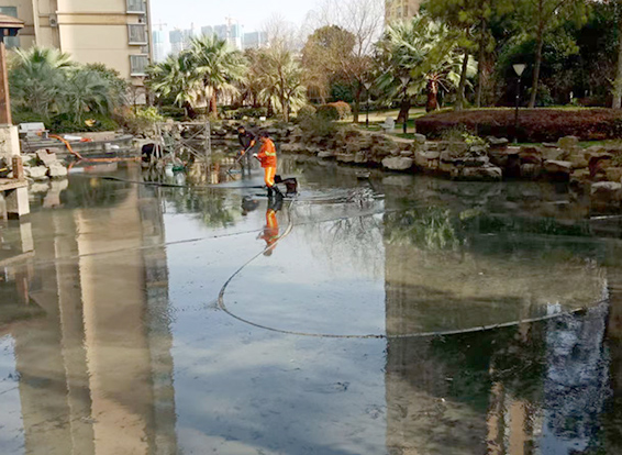 南江景观池淤泥清理